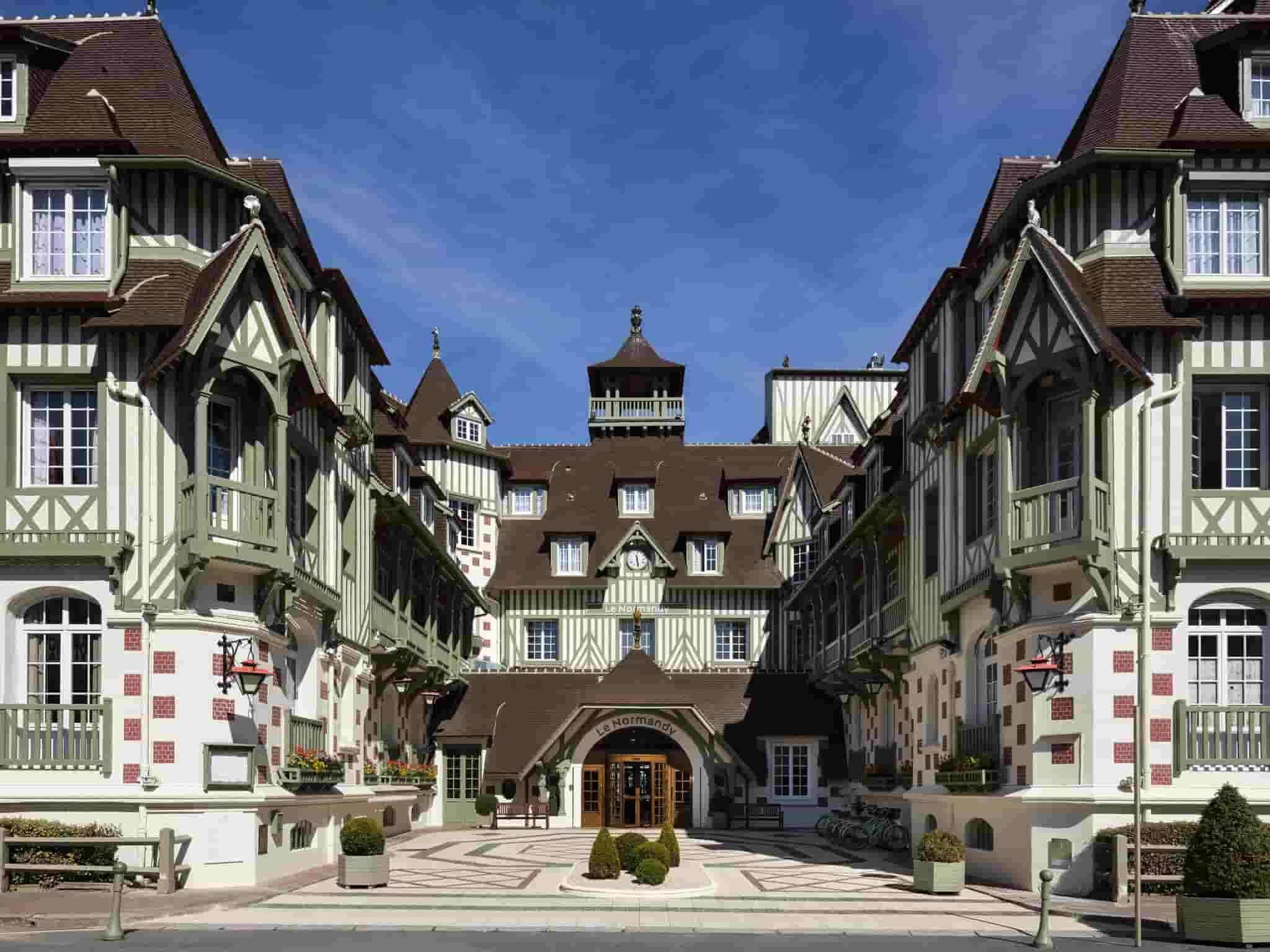 Hotel Barriere Le Normandy Довиль Экстерьер фото