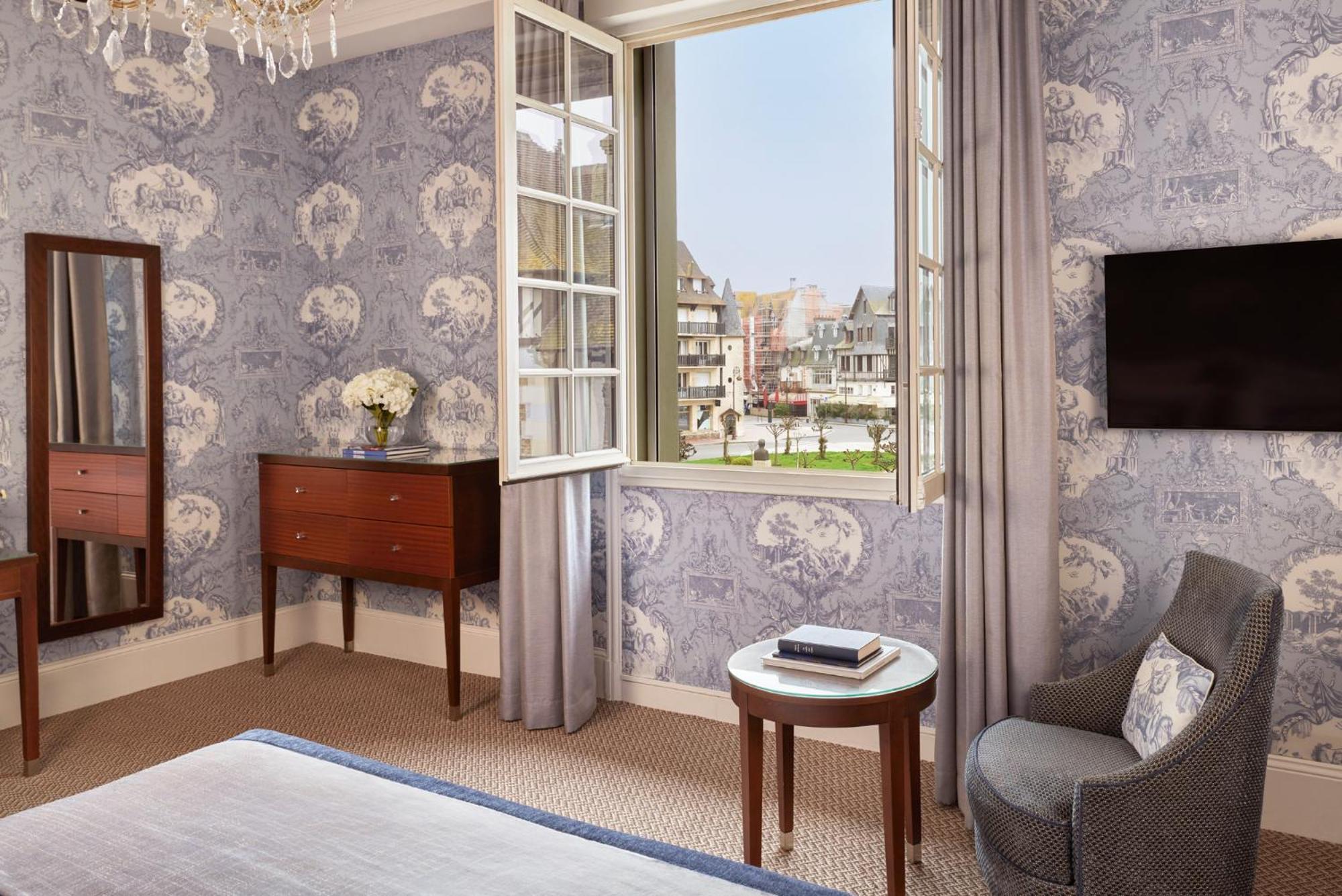Hotel Barriere Le Normandy Довиль Экстерьер фото