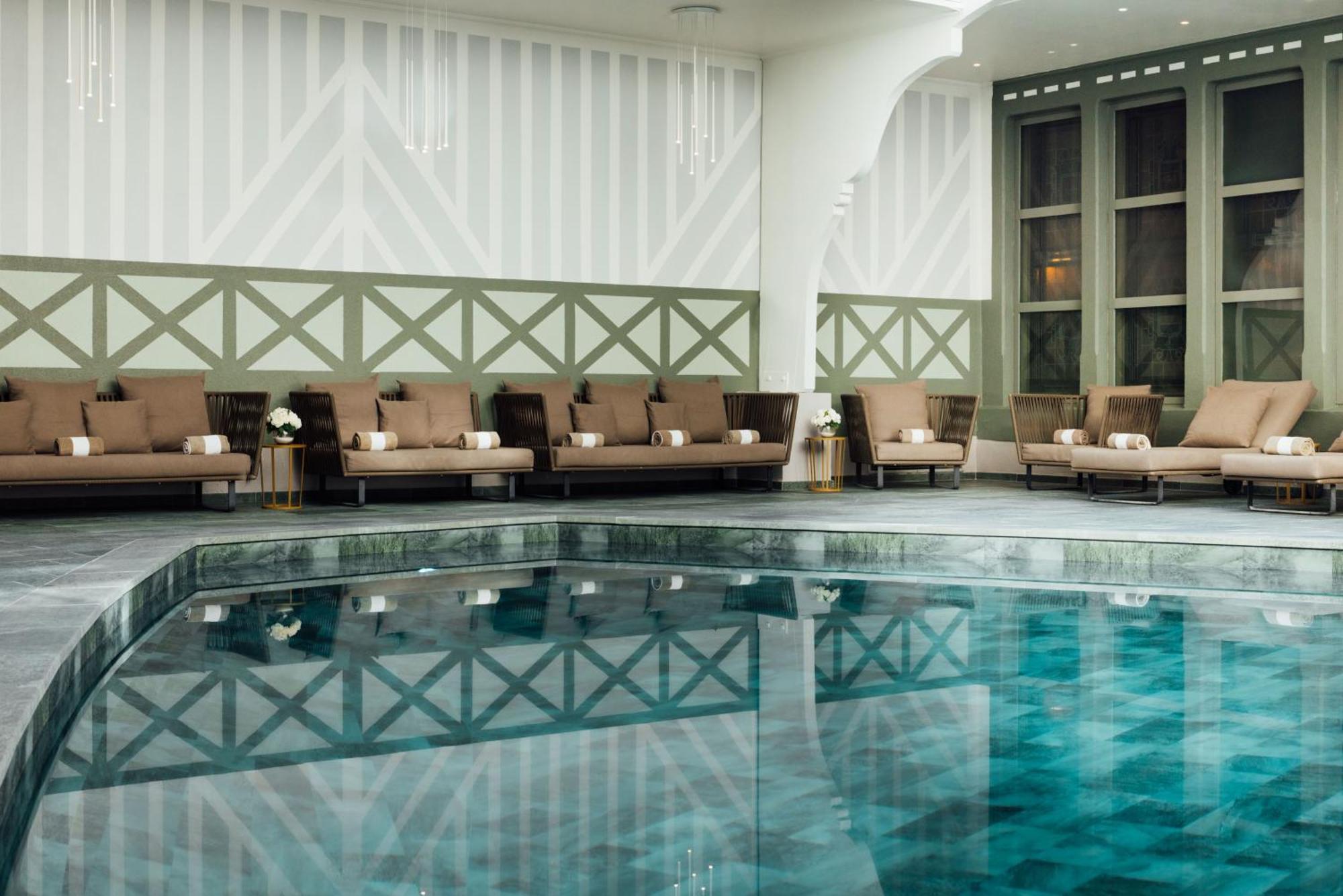 Hotel Barriere Le Normandy Довиль Экстерьер фото