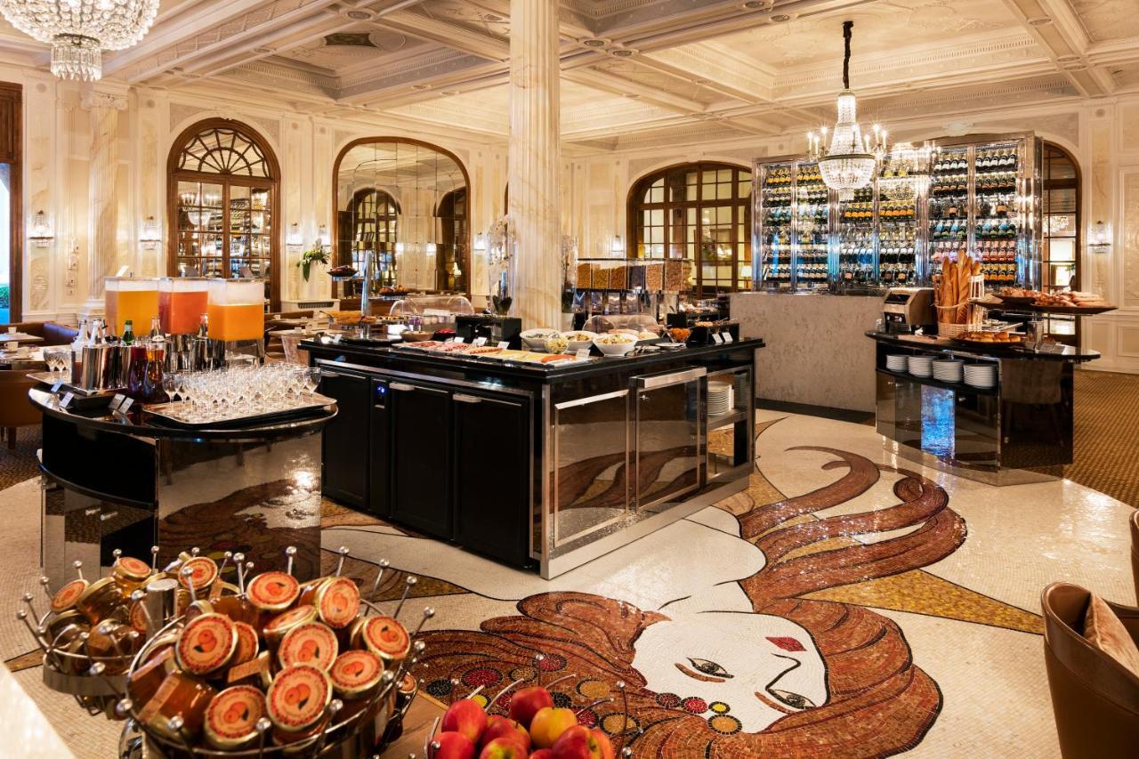 Hotel Barriere Le Normandy Довиль Экстерьер фото