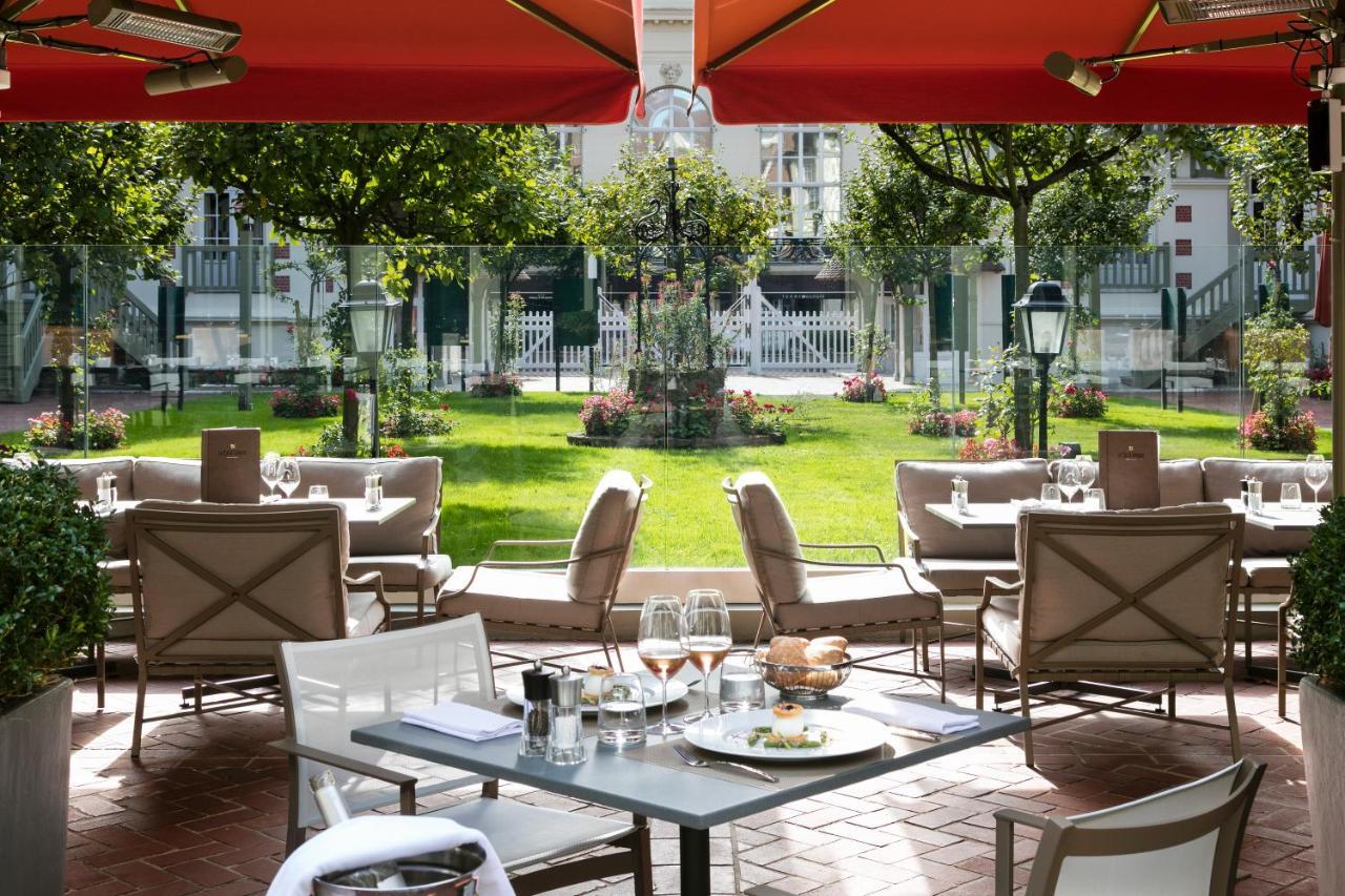 Hotel Barriere Le Normandy Довиль Экстерьер фото
