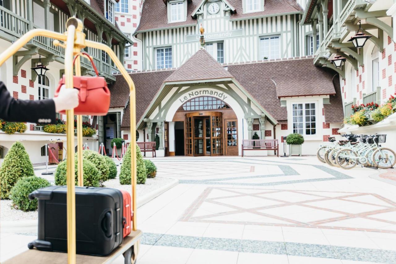 Hotel Barriere Le Normandy Довиль Экстерьер фото